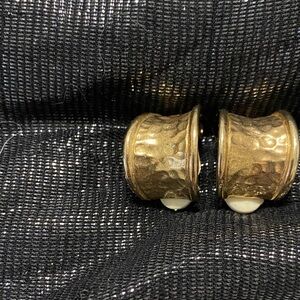 Vintage Joan Rivers Clip-On. Elegant Gold Hammered Earrings